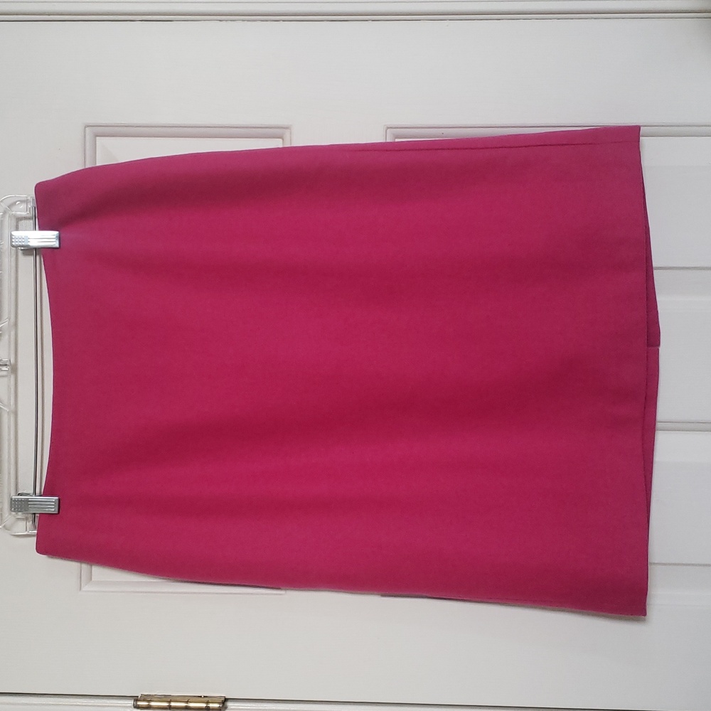 Talbots Fuchsia Berry Pink Wool Pencil Skirt | Size 6 - Picture 4 of 13